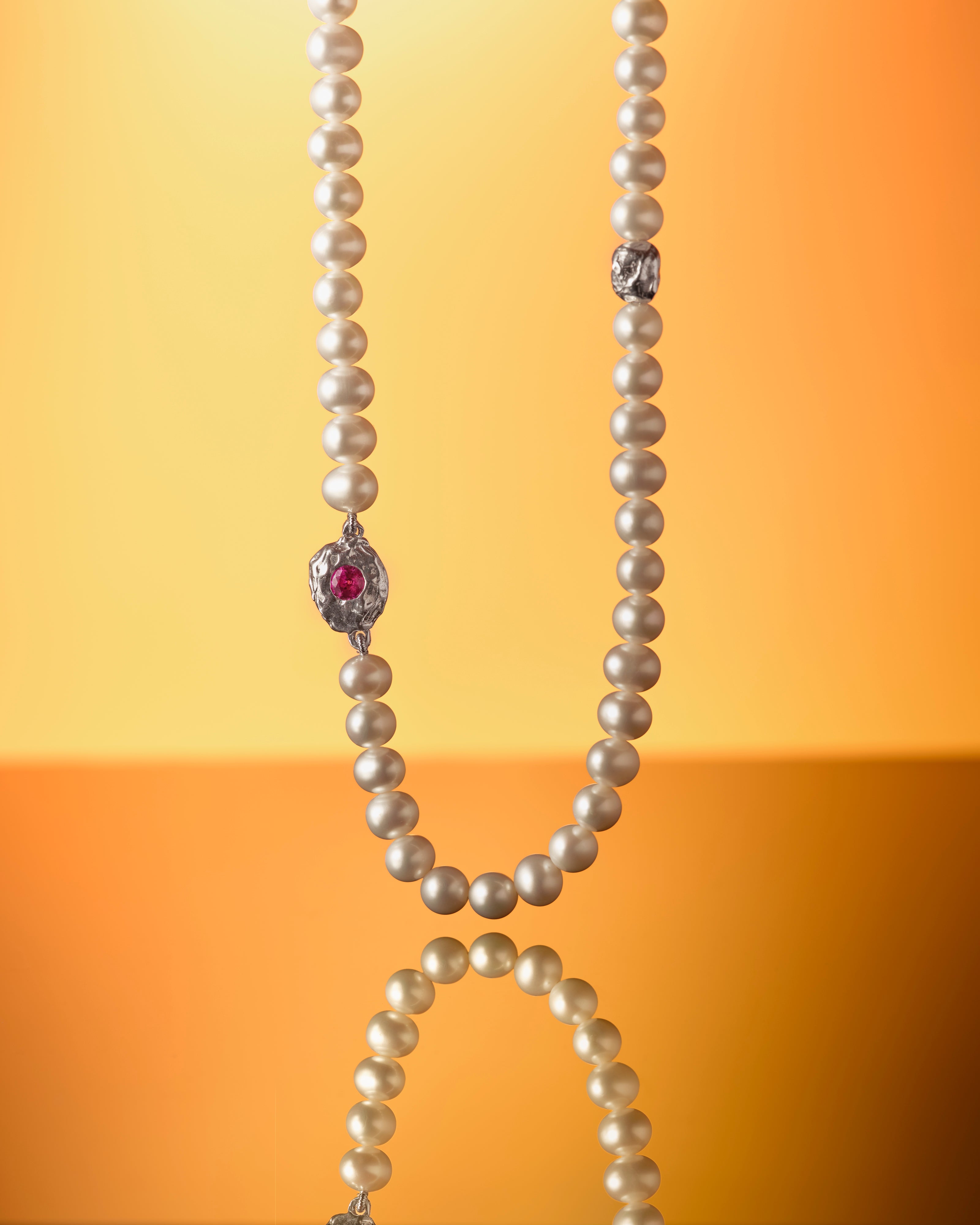 Freshwater Pearl Necklace x Pink Sapphire